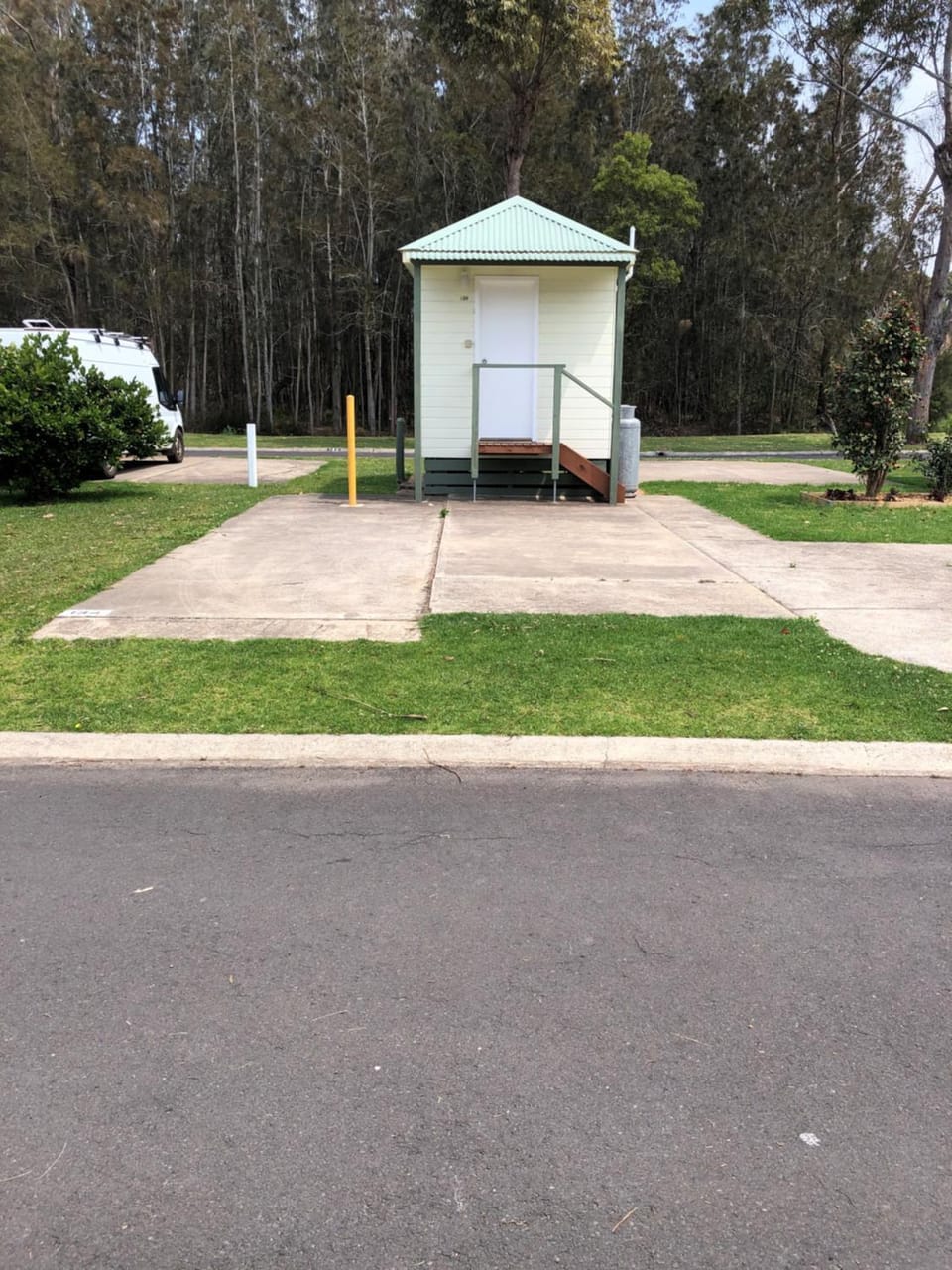 Pleasurelea Tourist Resort & Caravan Park Campground/ 
RV Resort in New South Wales