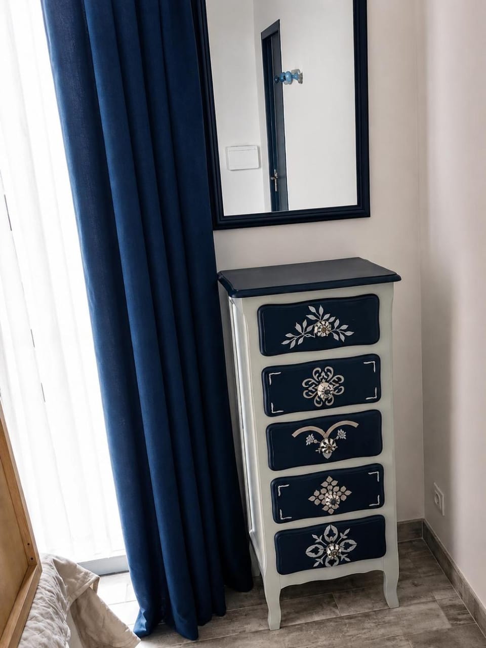 Bedroom, storage