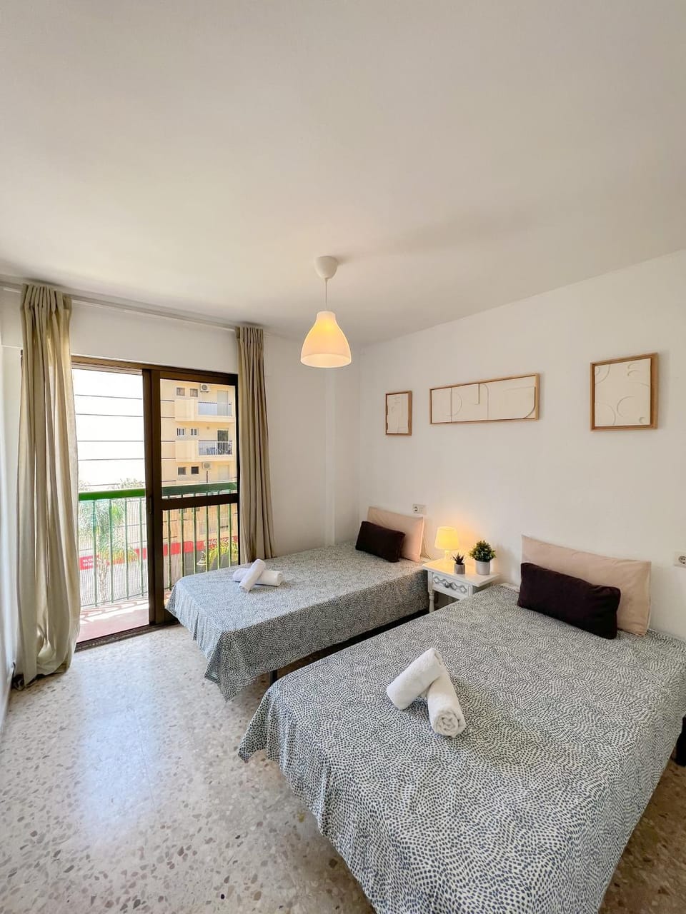 Photo of the whole room, Bedroom