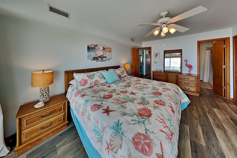 Bed, Bedroom, furniture, air conditioner