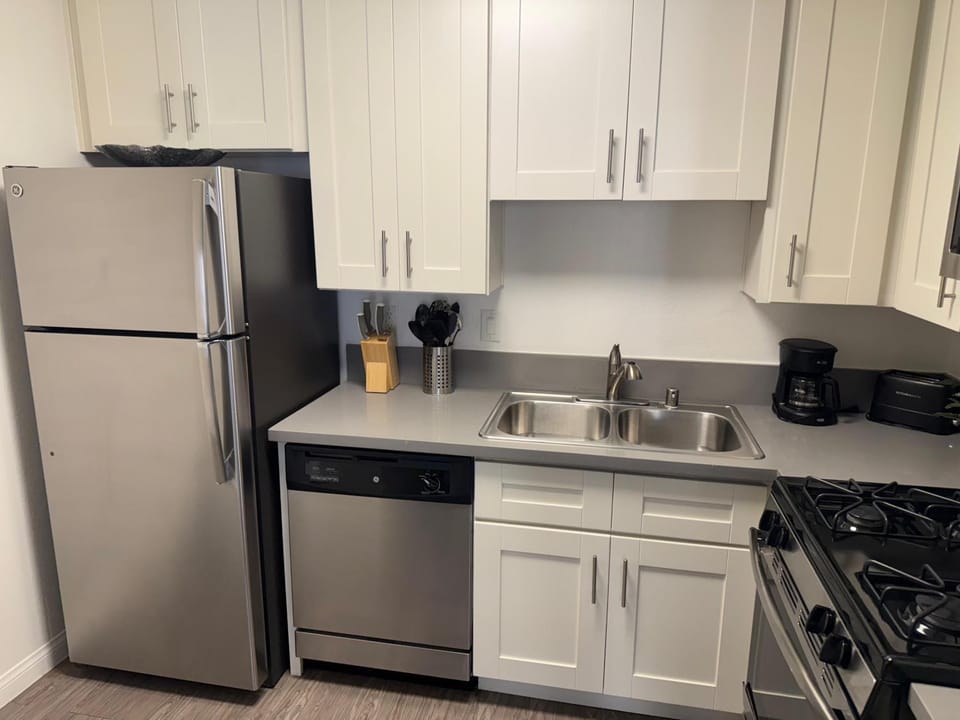 Loft Hollywood apartments FREE Parking and Central Location Apartment in Hollywood