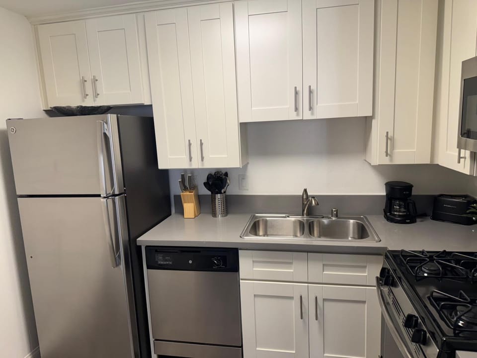 Loft Hollywood apartments FREE Parking and Central Location Apartment in Hollywood