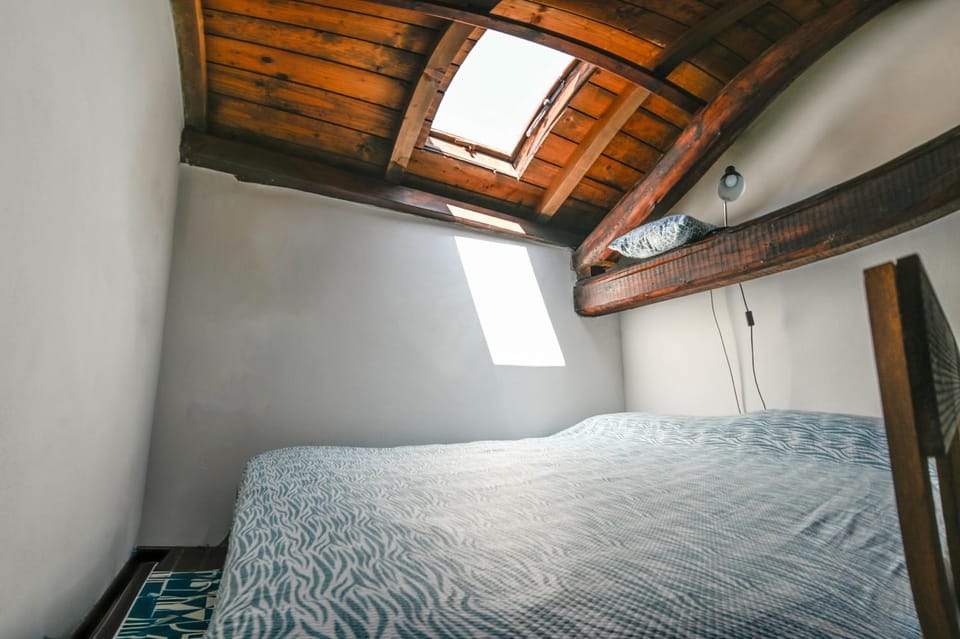 Photo of the whole room, bunk bed