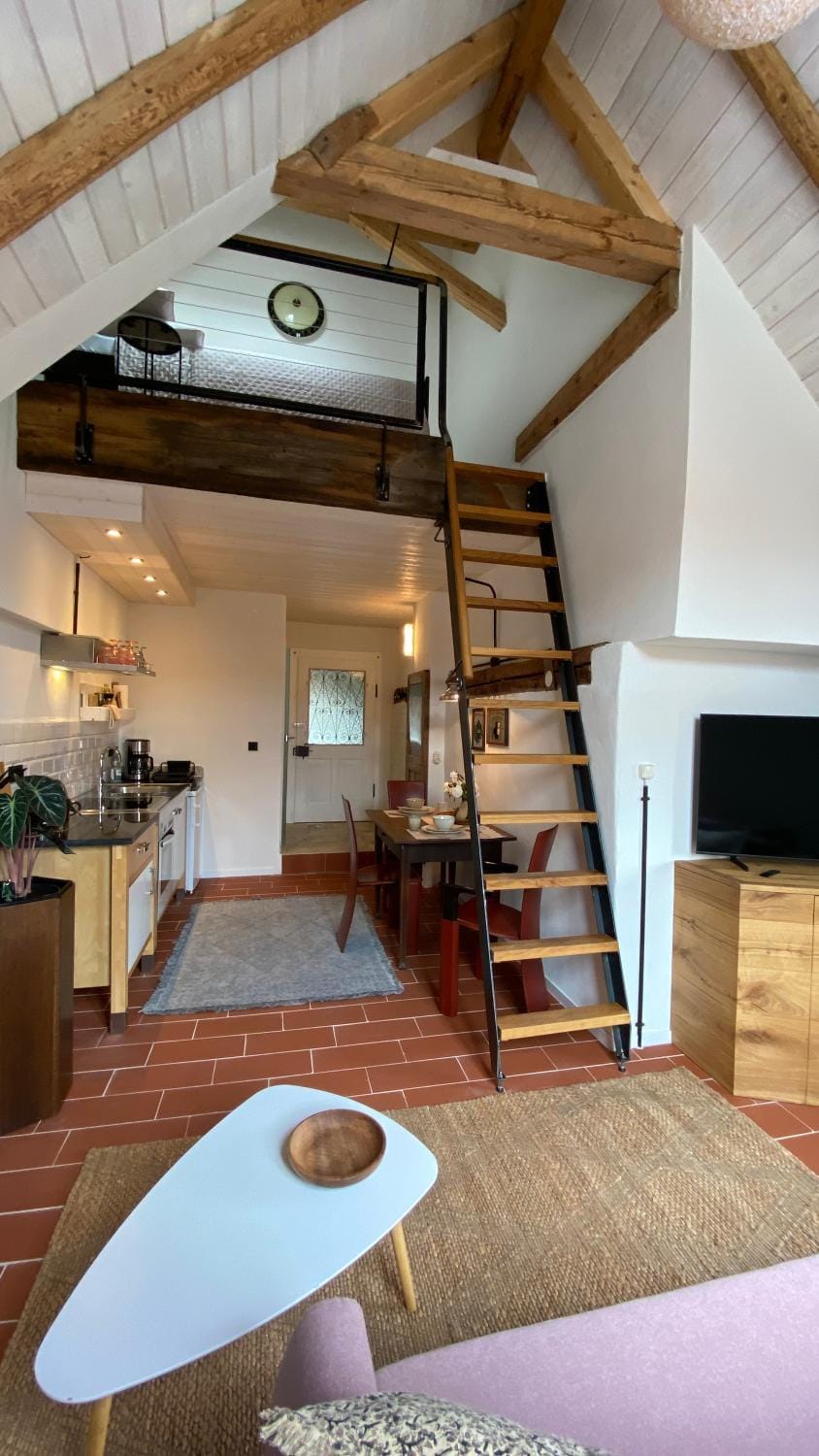 Kitchen or kitchenette, Seating area