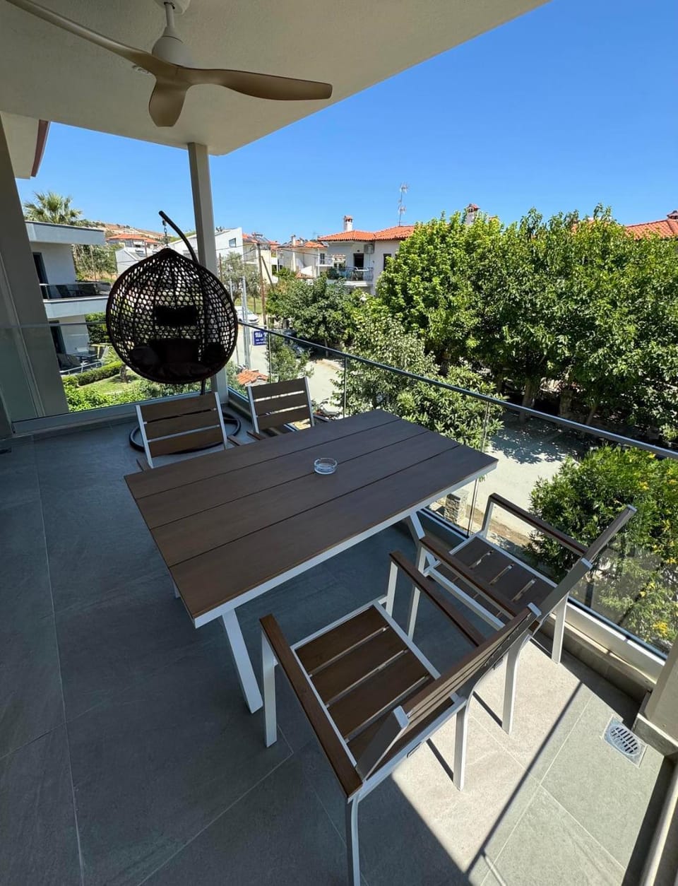 Property building, Coffee/tea facilities, Balcony/Terrace, Balcony/Terrace, Garden view, Mountain view