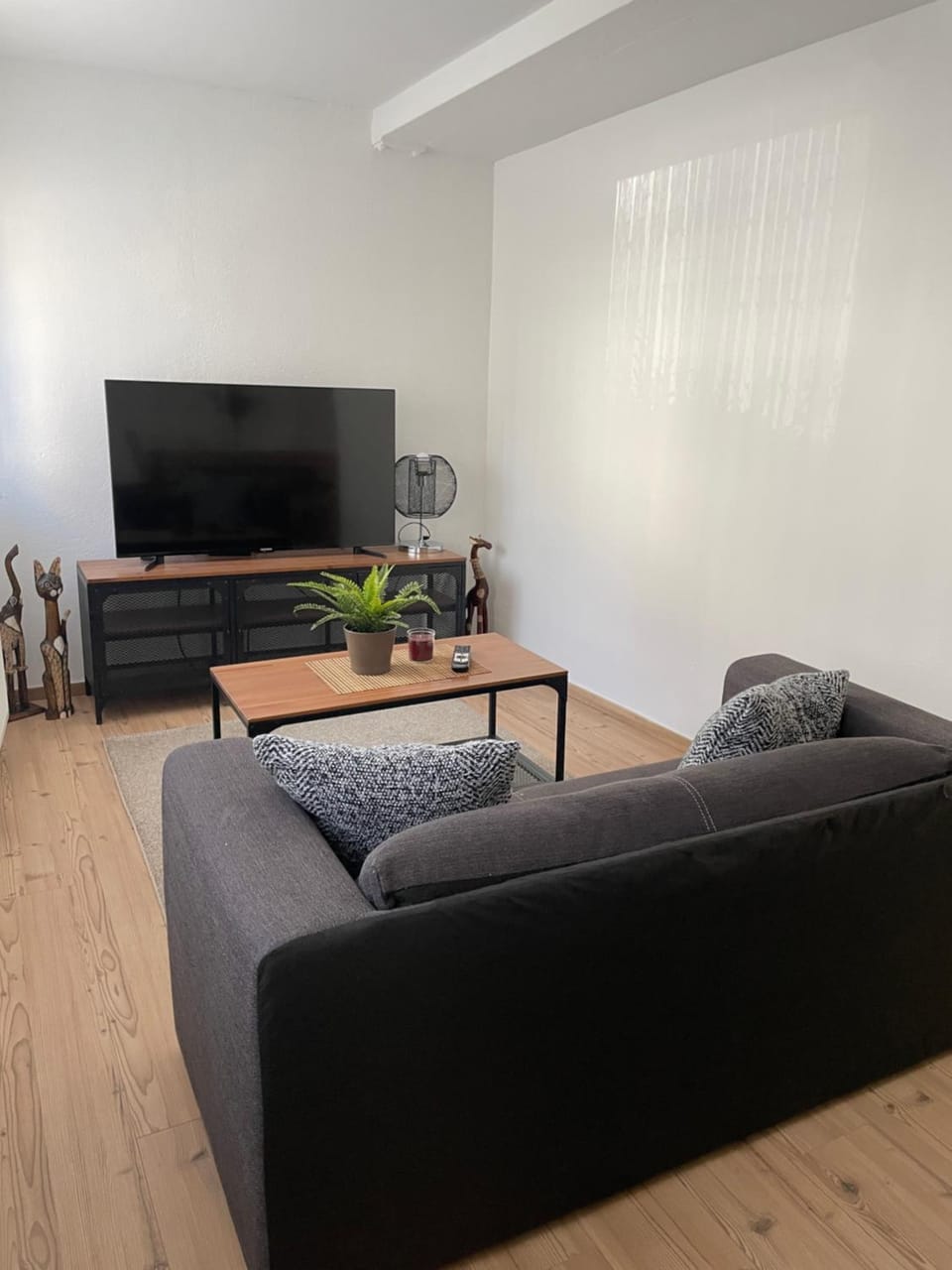 Communal lounge/ TV room, TV and multimedia, Living room