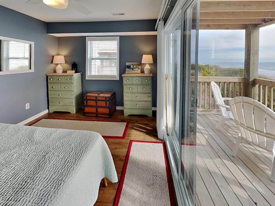 Pelican Nest House in North Topsail Beach