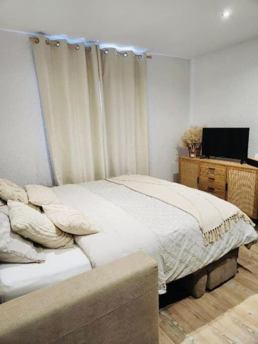 magnifique Studio calais plage Parking gratuit Apartment in Calais