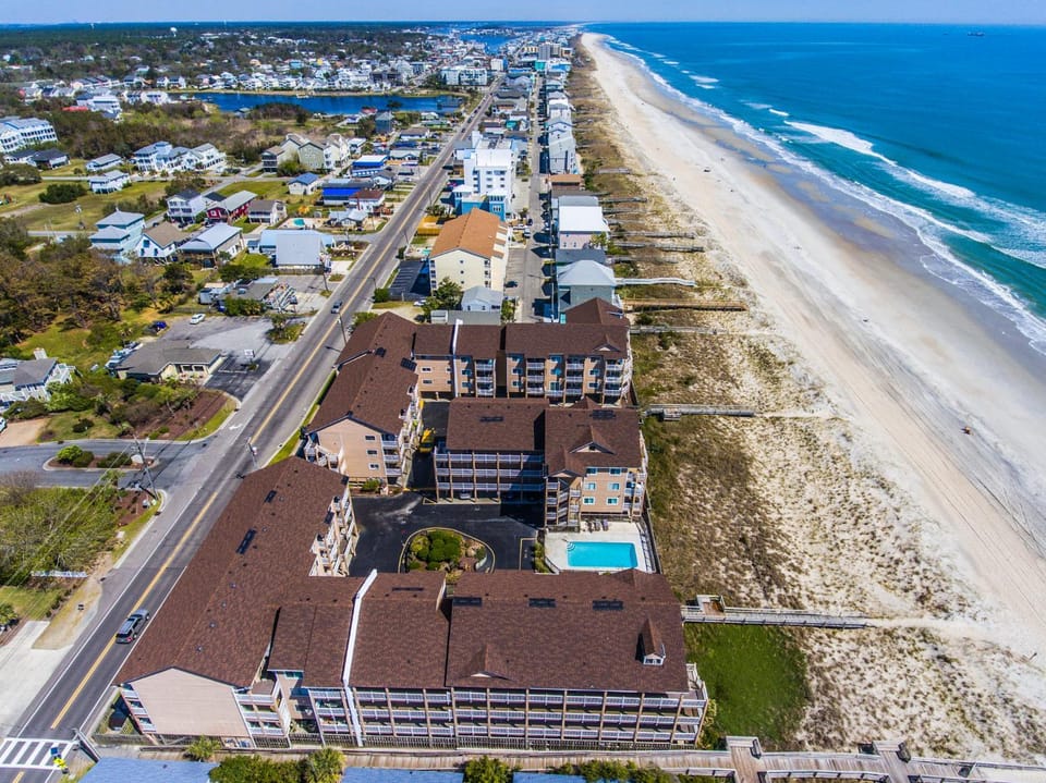 Sand Pebbles #B9 - Corbans Castle Apartment in Carolina Beach