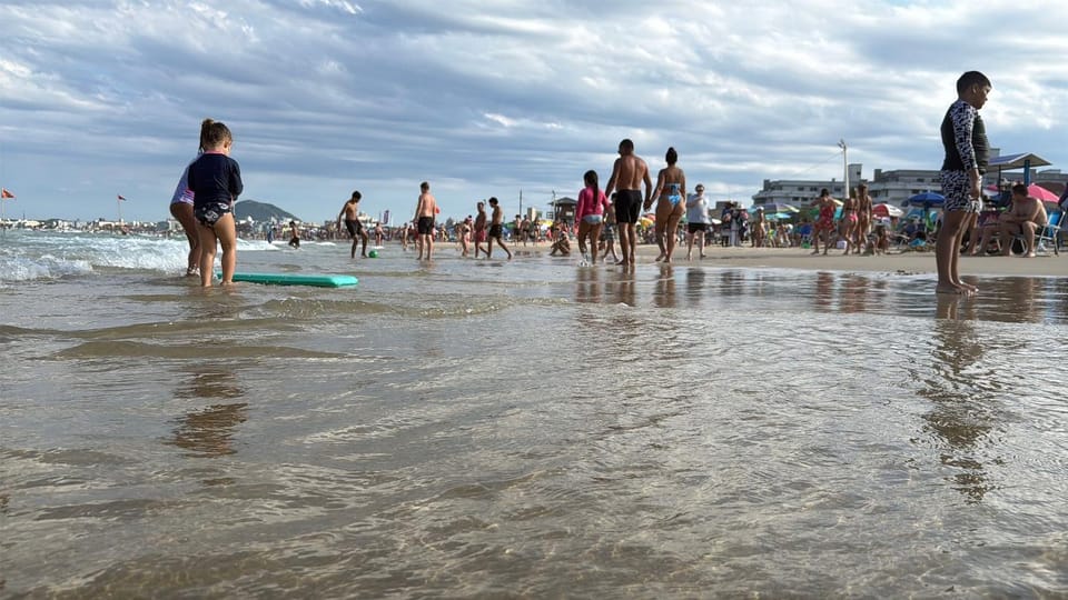 Entre o mar e a montanha, a apenas 600 metros da praia Apartment in Florianopolis
