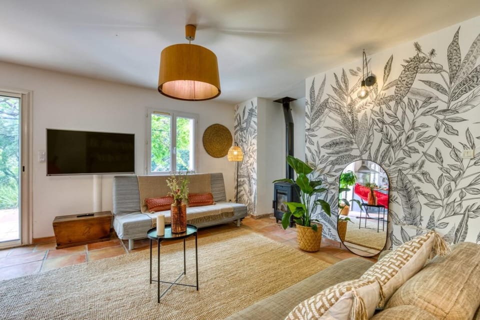 Communal lounge/ TV room, TV and multimedia, Living room