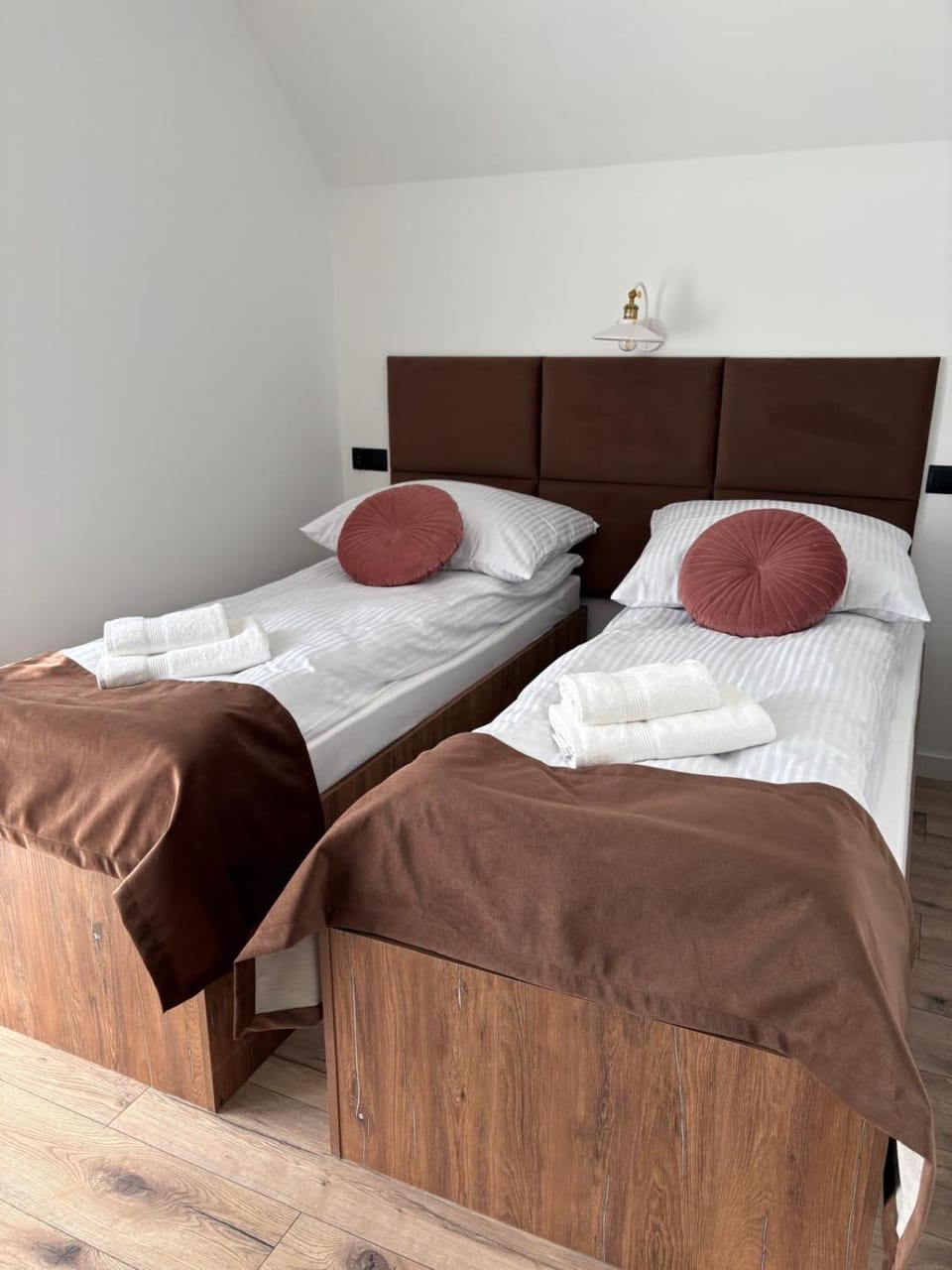 Domy Leśne Szumy na Roztoczu - JACUZZI SAUNA SPA Villa in Lviv Oblast