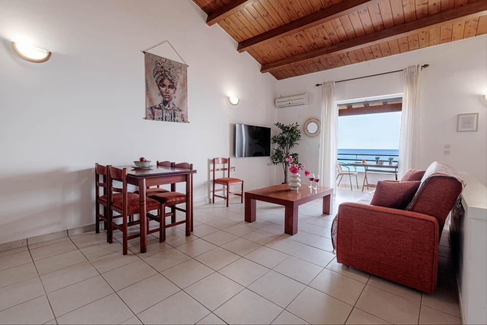 TV and multimedia, View (from property/room), Living room, Seating area, Dining area, Evening entertainment