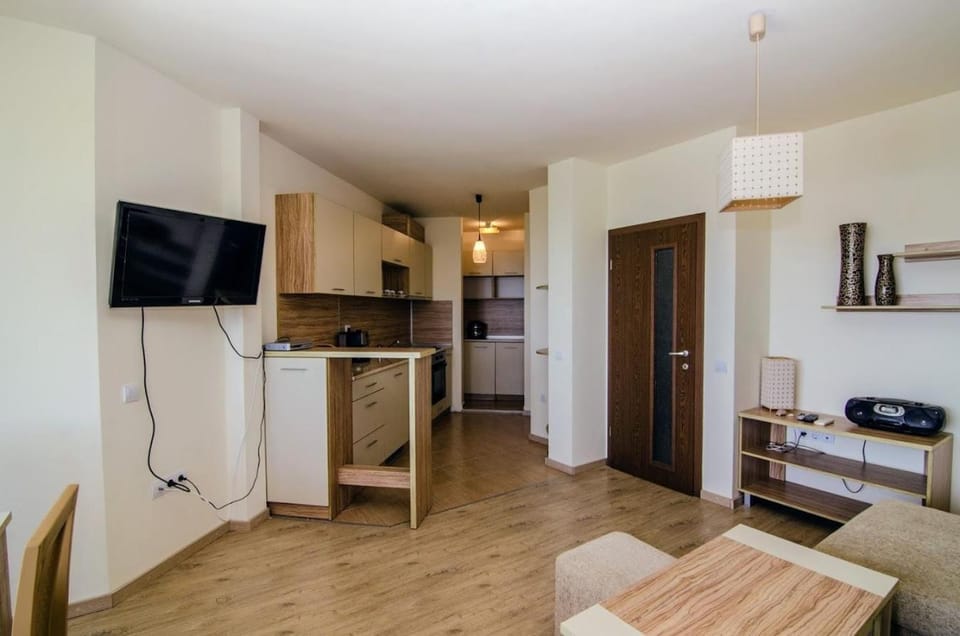 TV and multimedia, Coffee/tea facilities, Kitchen or kitchenette