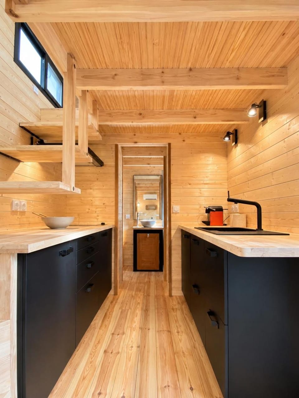 Bathroom, Kitchen or kitchenette, Communal kitchen, stove, stove, kitchen, kitchen