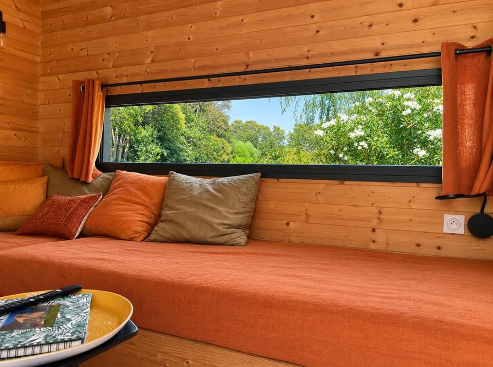 Living room, Garden view, Garden view