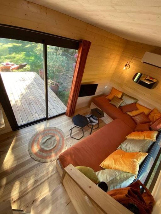 Bed, Living room, Seating area