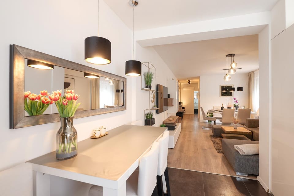 Living room, Seating area, Dining area