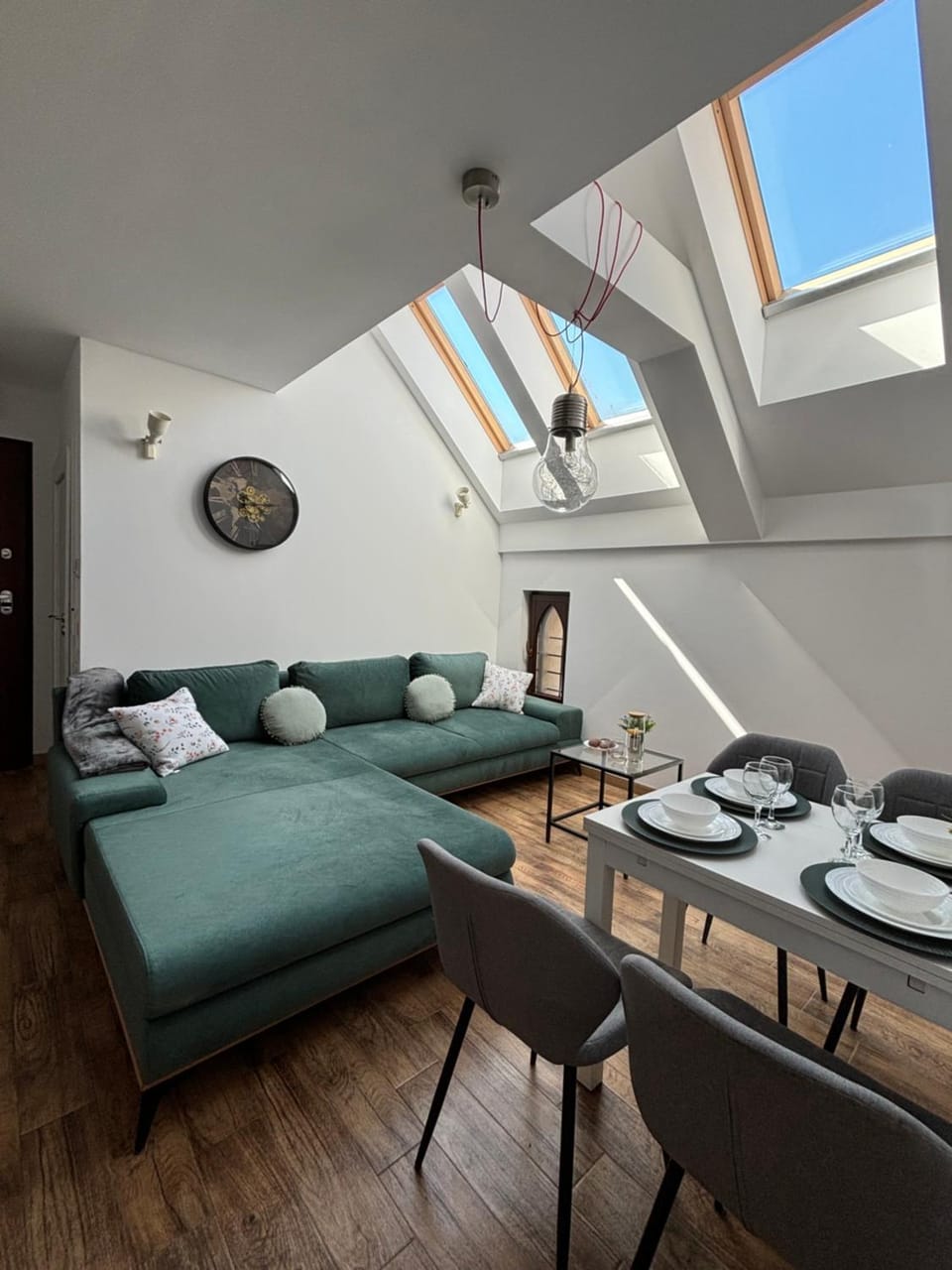 Living room, Seating area, Dining area