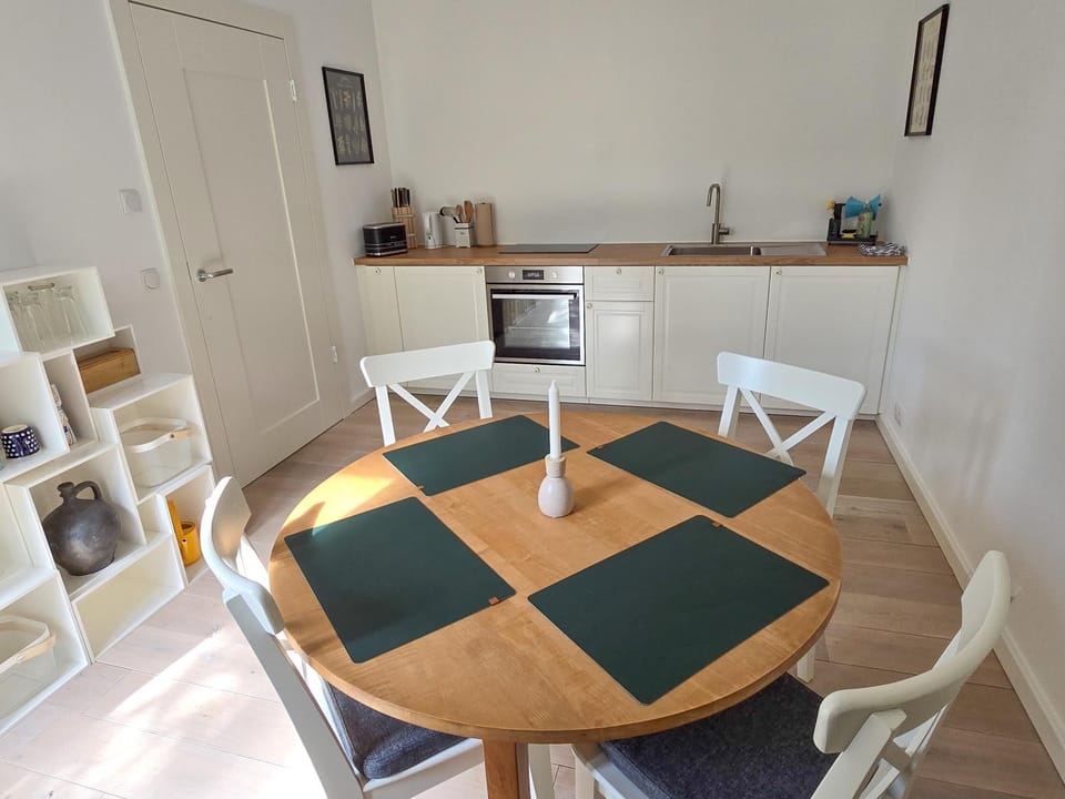 Kitchen or kitchenette, Dining area, kitchen