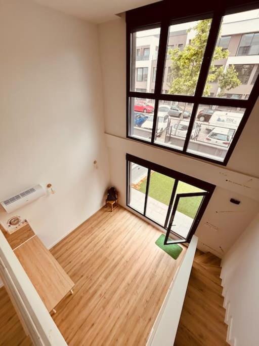 Loft 007 con jardin, piscina, garaje y Netflix Apartment in San Sebastián de los Reyes