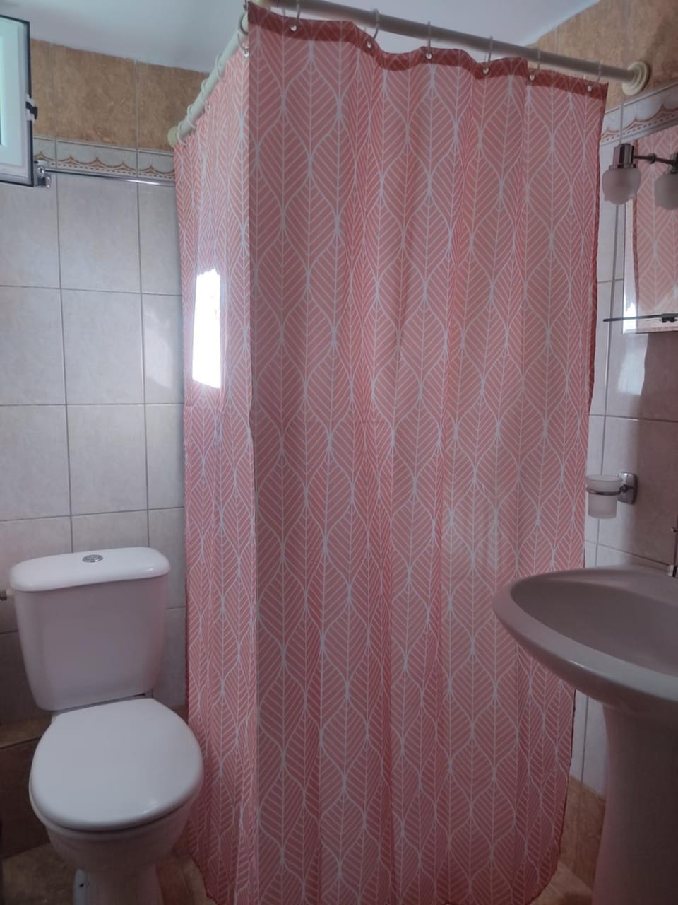Shower, Toilet