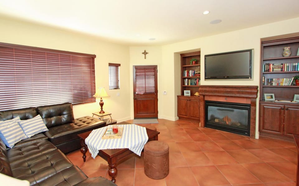 Lower West Newport House in Balboa Peninsula