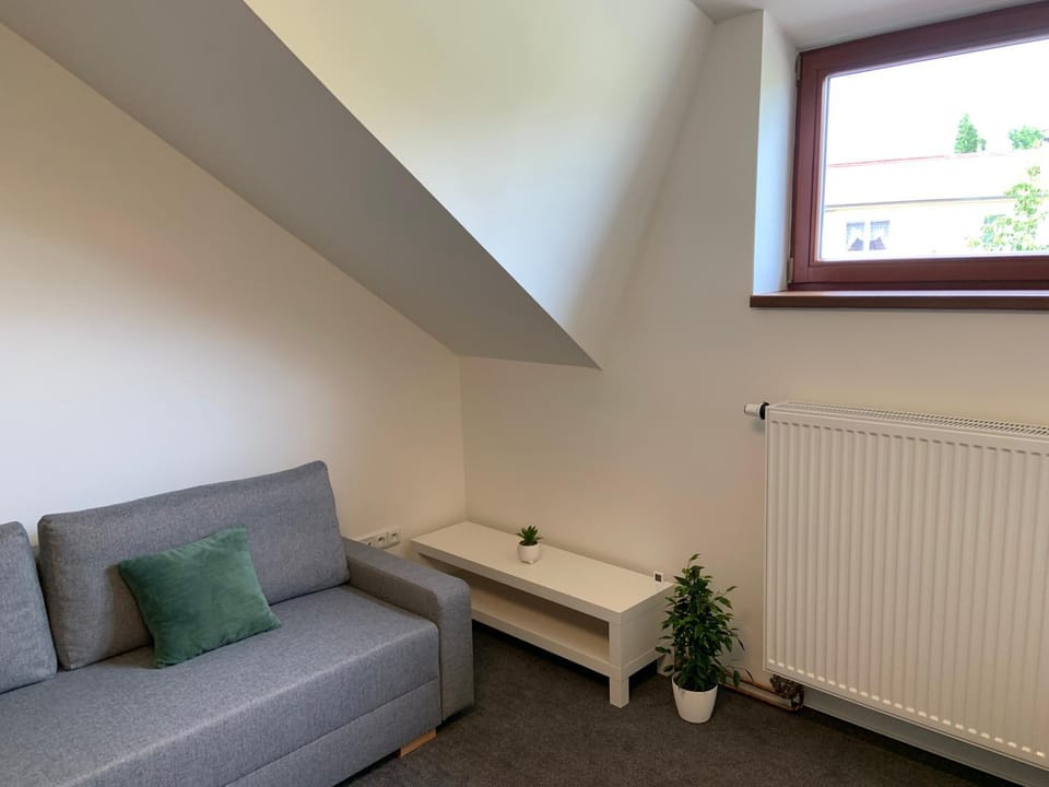 Living room, Seating area, internet