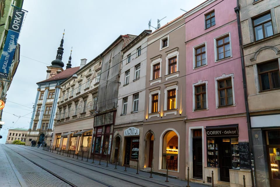 Property building, Location
