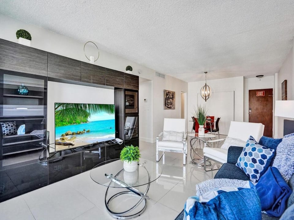New! New! Beach View House in Hollywood Beach
