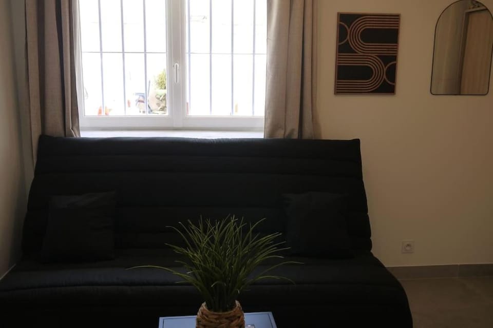 Petit cocon douillet climatisé pour 2 pers Apartment in French Riviera