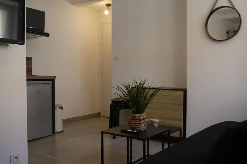 Petit cocon douillet climatisé pour 2 pers Apartment in French Riviera