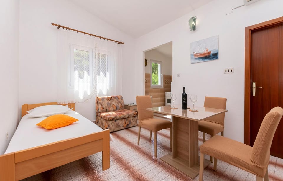 Living room, Dining area, Bedroom