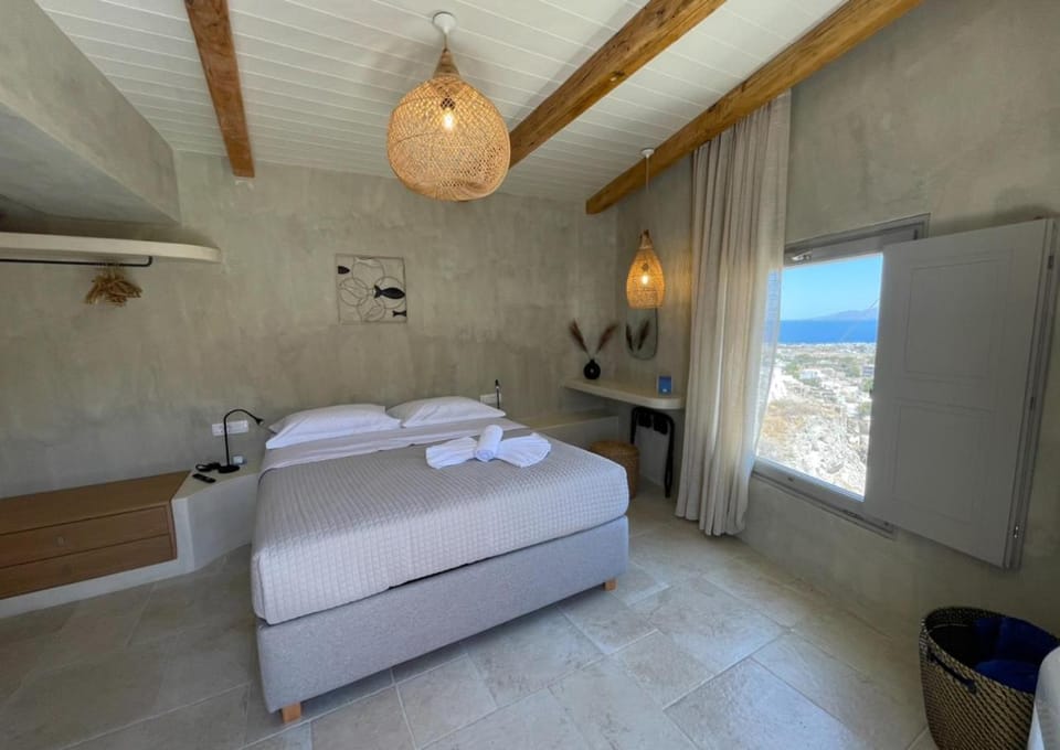 Bed, Natural landscape, Photo of the whole room, Bedroom, Sea view