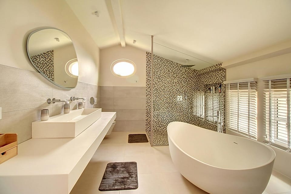 Shower, Toilet, Bathroom, Bath, towels