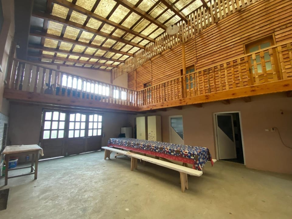 Casa la intrare în Cheile Nerei House in Romania