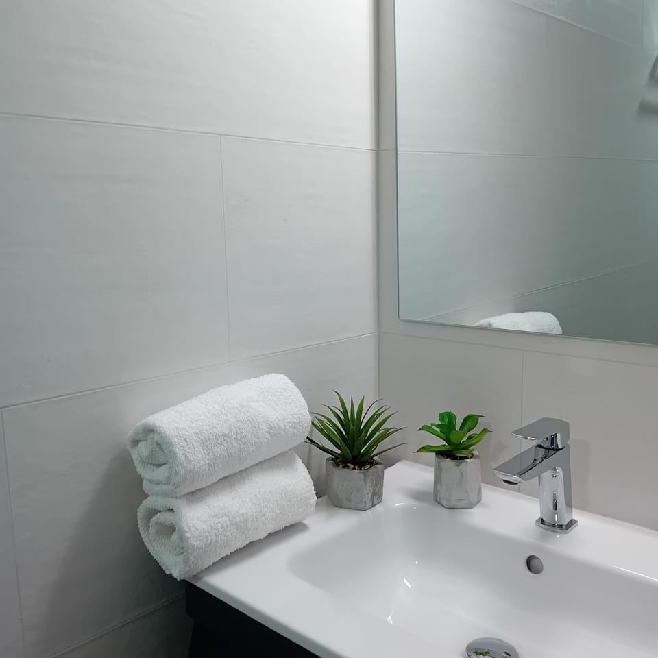 Shower, Bathroom, towels
