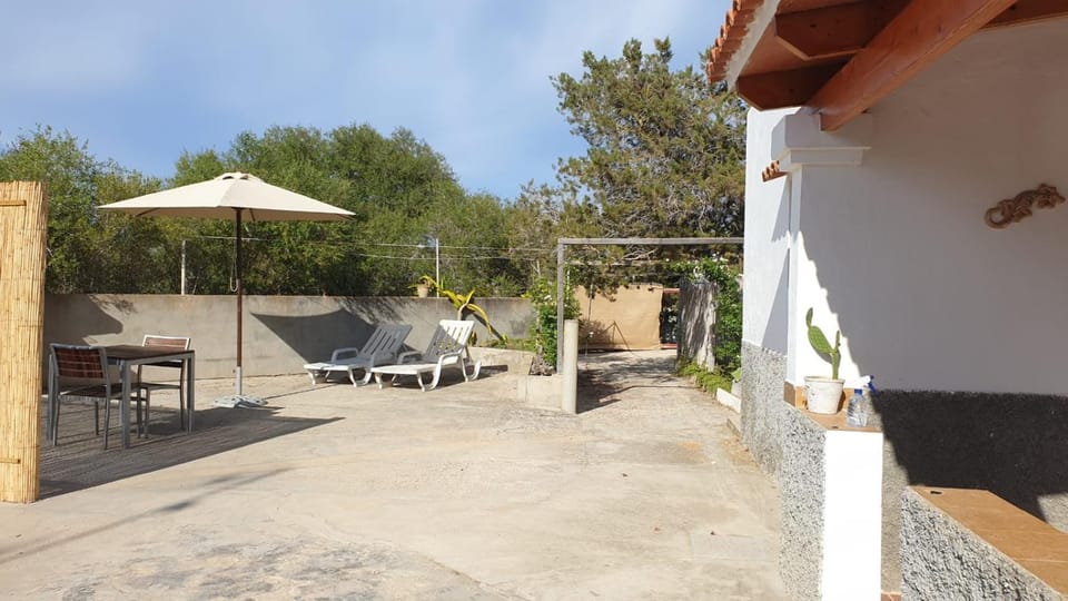 Balcony/Terrace, sunbed