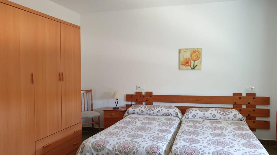Bedroom, wardrobe