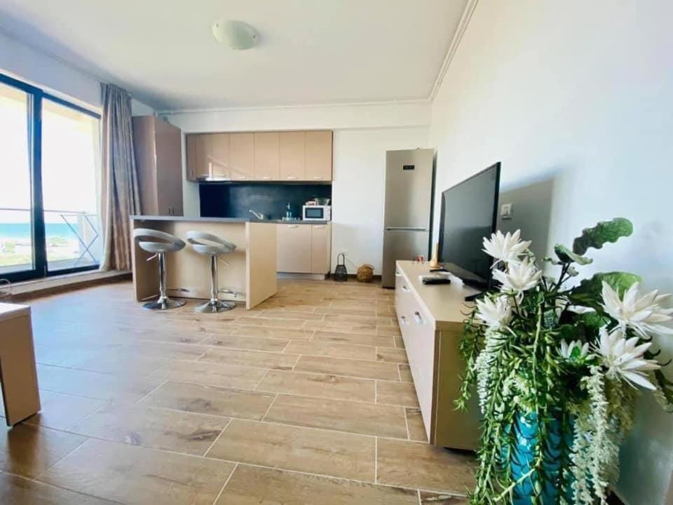 Bliss Apart Hotel Sea View Bed and Breakfast in Constanța County