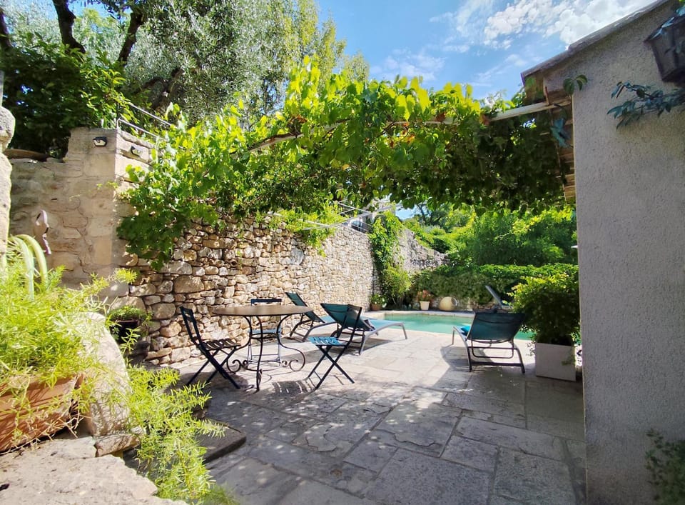 Property building, Balcony/Terrace, Swimming pool