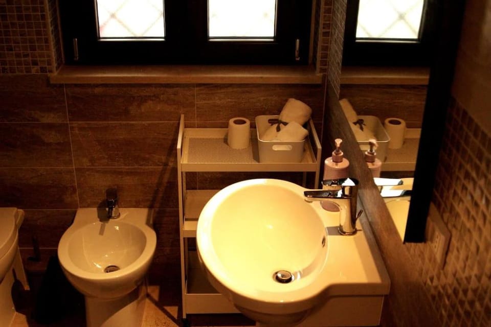Toilet, bidet