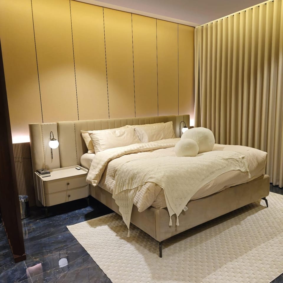 Bed, Photo of the whole room, Bedroom