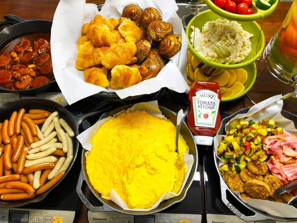 Breakfast, Buffet breakfast