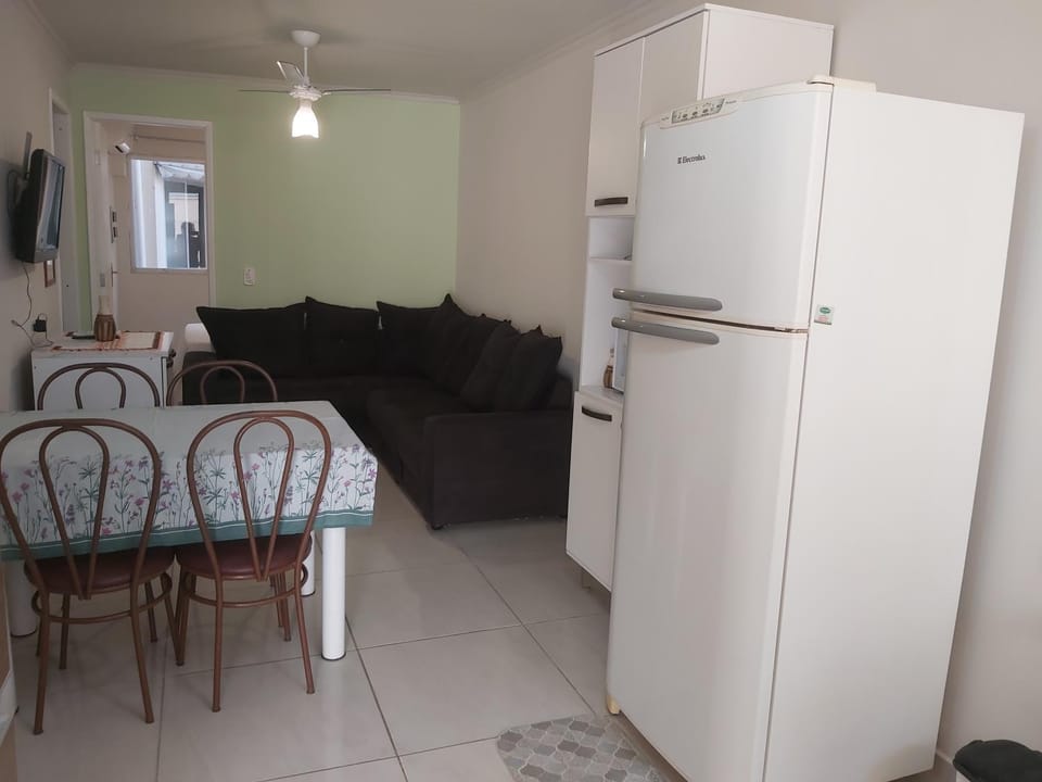 Ap 300 mts da Praia Brava Apartment in State of Paraná