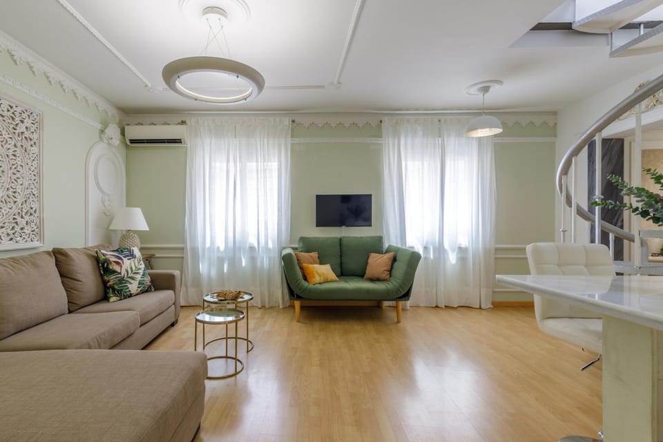 Living room, Seating area