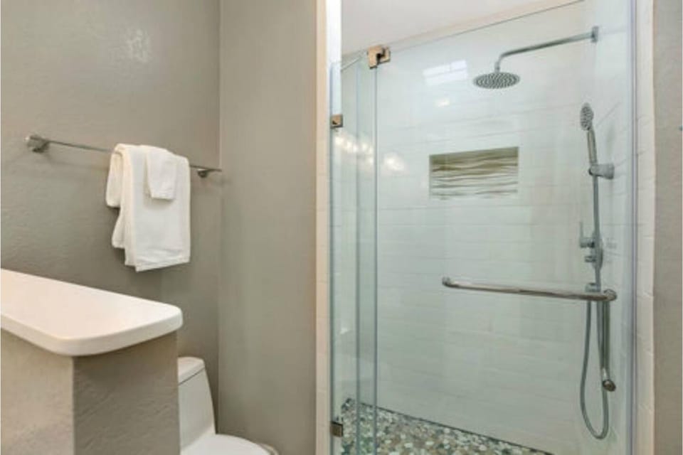 C302 - Surfside Sactuary House in Oceanside