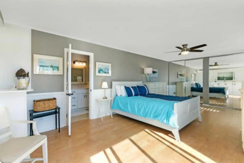 C302 - Surfside Sactuary House in Oceanside
