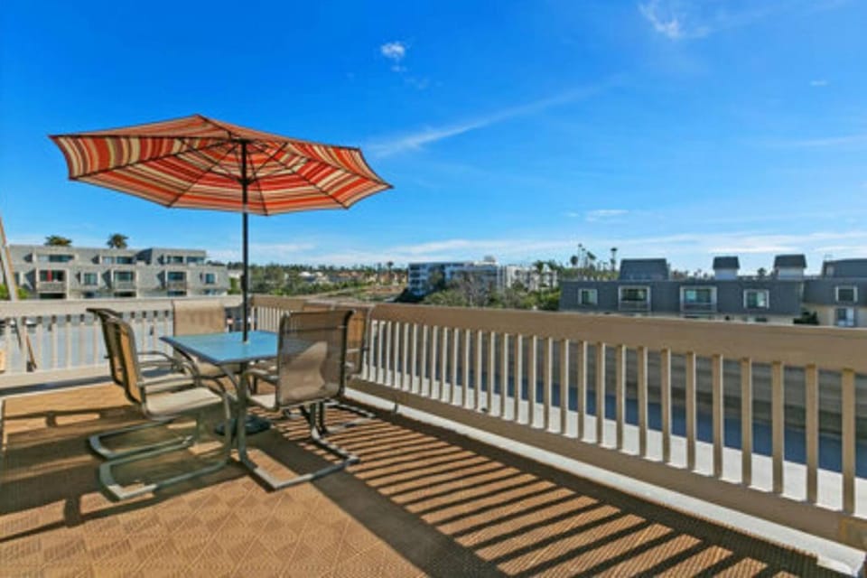 C302 - Surfside Sactuary House in Oceanside