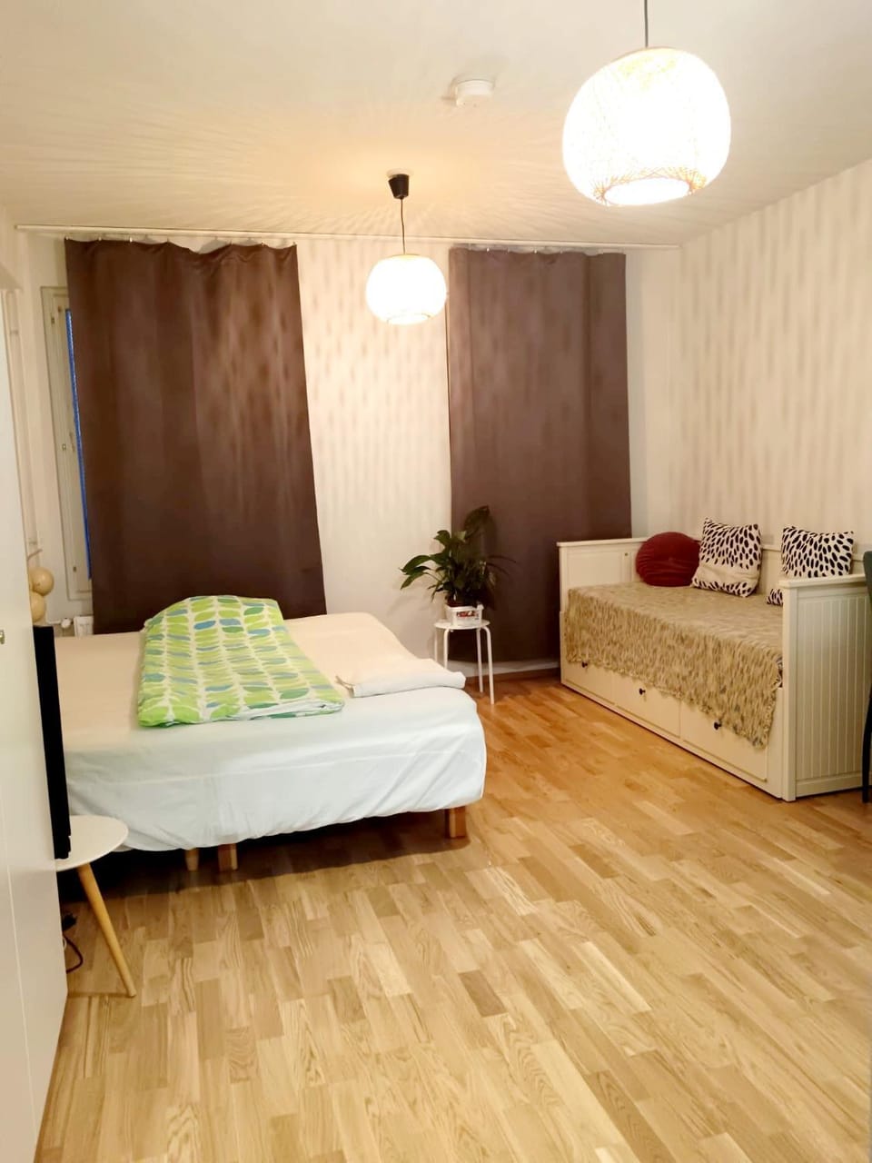 Aurora Home Vantaa Kivistö - Ruby studio 6min to Helsinki Vantaa Airport 20 min to Helsinki center Apartment in Uusimaa